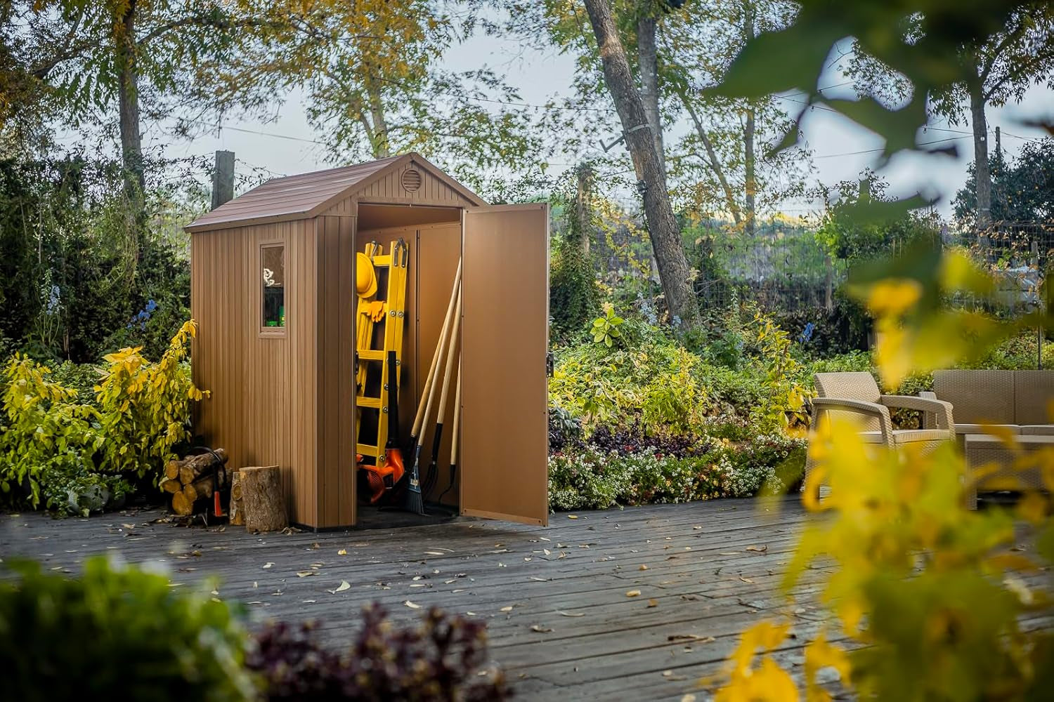 Darwin 4X6 Garden Shed with Natural Wood-Look | Evotech Composite, Weather-Resistant & Maintenance-Free | Outdoor Storage for Tools, Bbqs & Bikes | Heavy-Duty Floor & Lockable Door